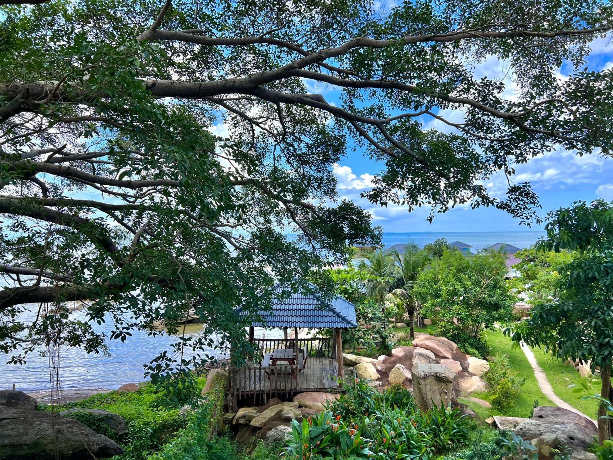 Voyage Phu Quoc Beach Resort Exterior foto